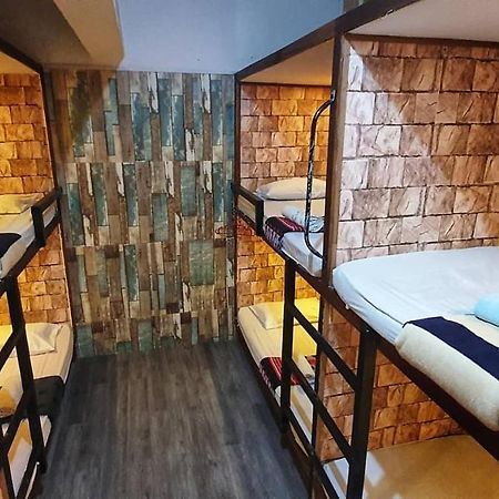 Хостел Escape Backpackers Kk Кота-Кинабалу Экстерьер фото