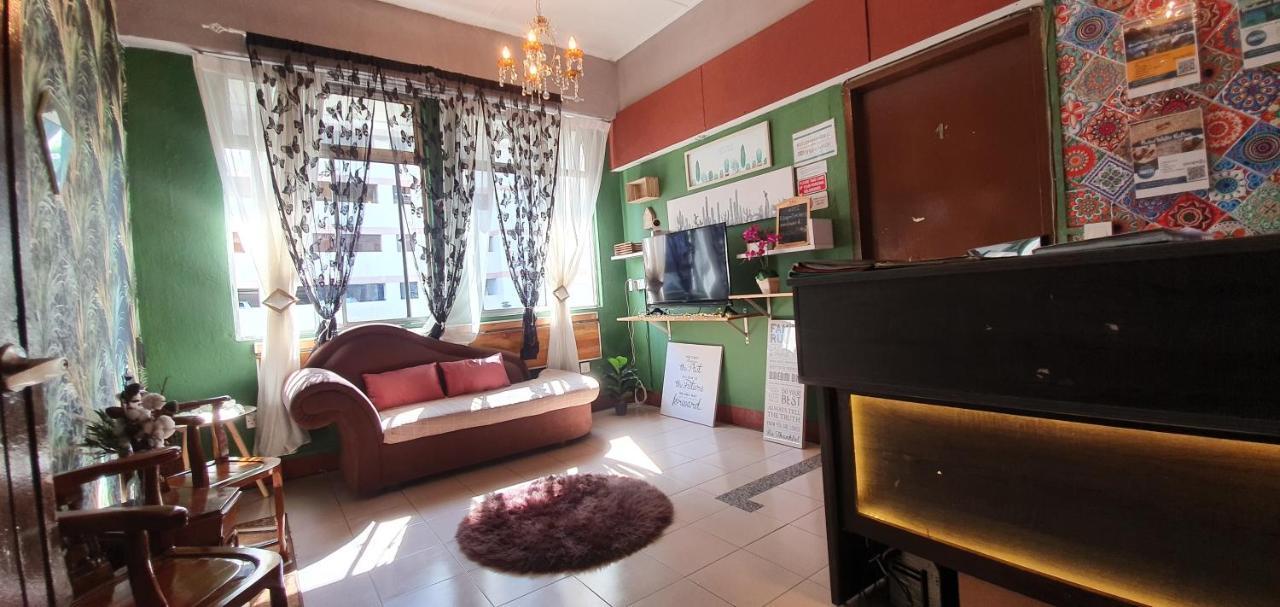Хостел Escape Backpackers Kk Кота-Кинабалу Экстерьер фото