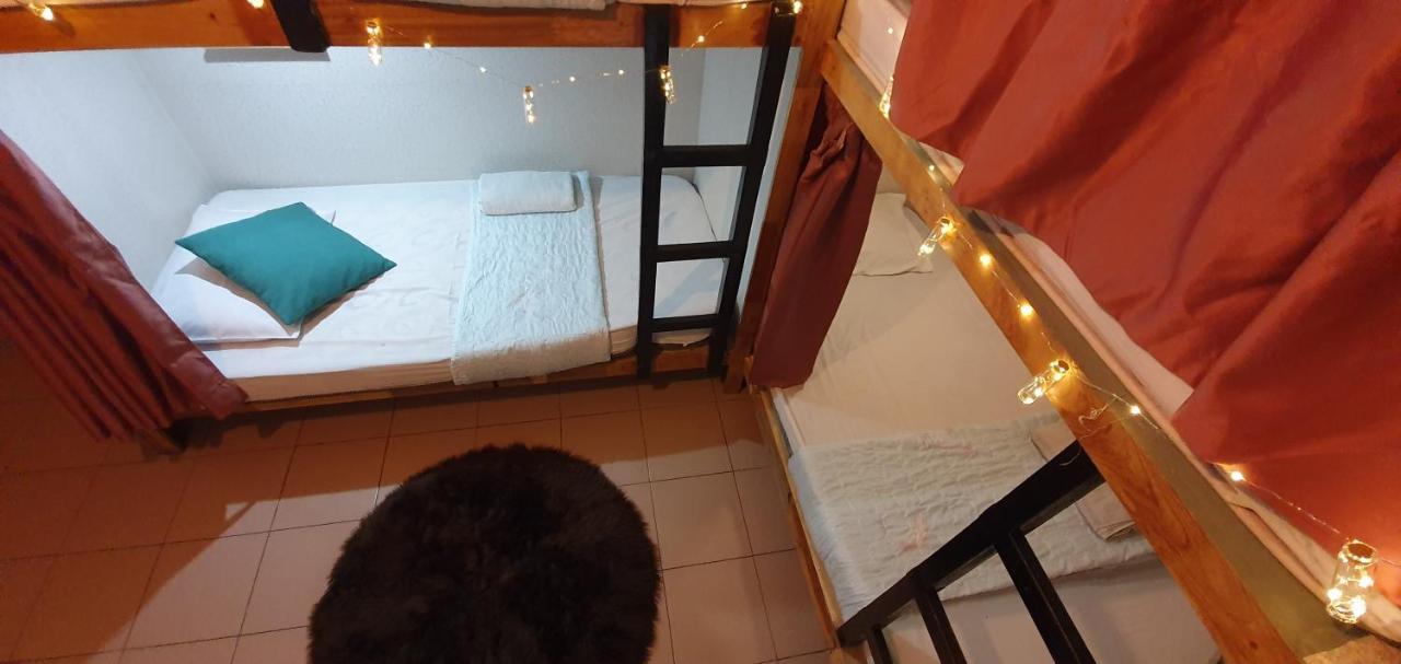 Хостел Escape Backpackers Kk Кота-Кинабалу Экстерьер фото