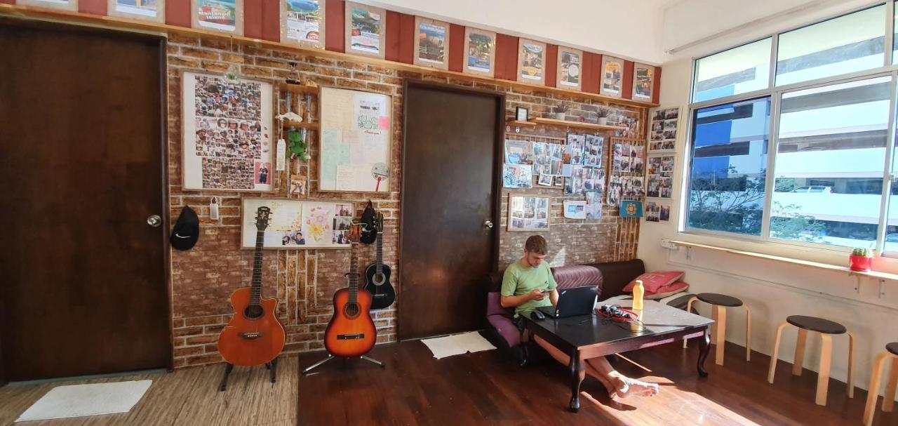 Хостел Escape Backpackers Kk Кота-Кинабалу Экстерьер фото
